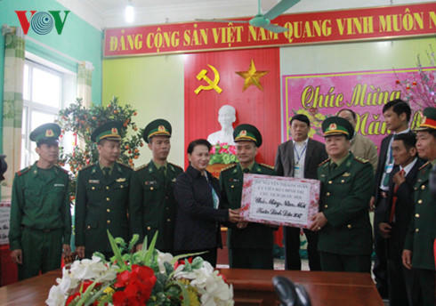 khong co cot moc nao vung chac bang long dan o bien gioi hinh 3