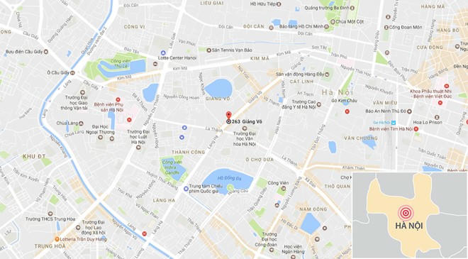 Oto lat ngua giua pho khien 2 nguoi bi thuong hinh anh 3