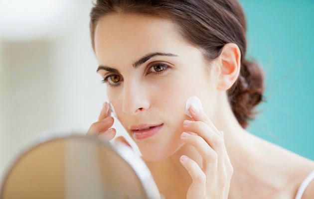 tẩy trang, sản phẩm tẩy trang, chất bã nhờn, nổi mụn, cách tẩy trang, làm đẹp da