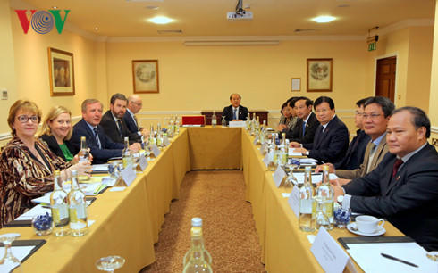 pho thu tuong trinh dinh dung tham va lam viec tai ireland hinh 3