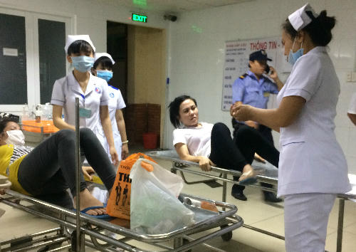 Công nhân đang được theo dõi, cấp cứu tại Bệnh viện Đa khoa tỉnh Bình Dương.
