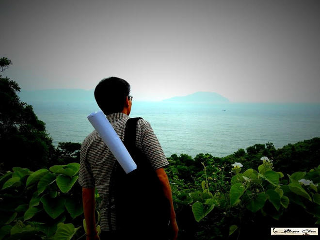 Ba lô, áo sọc và đôi dày thể thao…của Phó Thủ tướng - ảnh 2