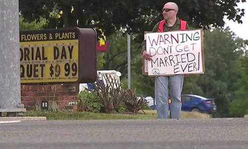 soc-sau-ly-di-nguoi-dan-ong-deo-bien-dung-bao-gio-ket-hon