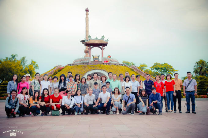 Toàn thể cán bộ, phóng viên báo Pháp luật Việt Nam tại Thành cổ - Quảng Trị.