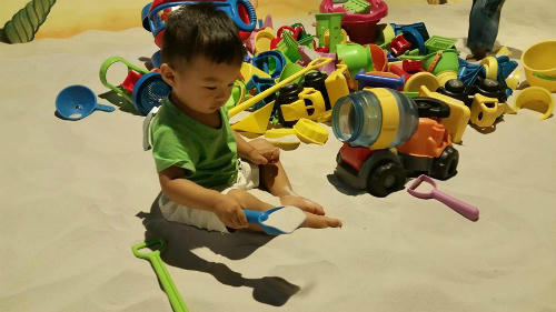 toi-day-con-khong-nhuong-do-choi-khi-bi-ban-giat