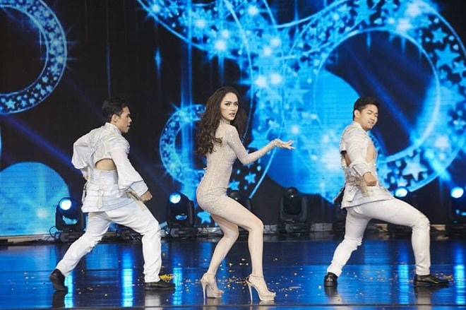 tu hom nay hay goi huong giang la “hoa hau”! hinh anh 6