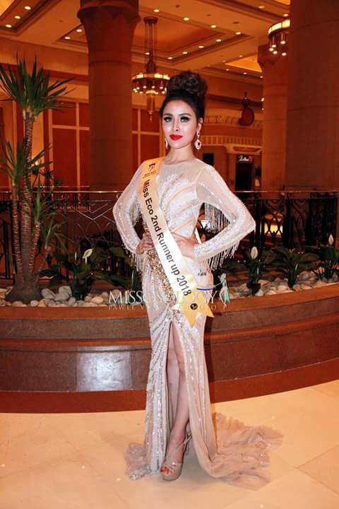  Được biết trong đêm chung kết vừa qua, Thư Dung đã diện một bộ cánh của nhà mốt này. 