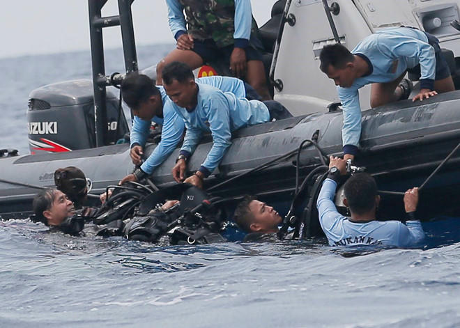 Tim thay hop den may bay Lion Air roi xuong bien Indonesia hinh anh 2