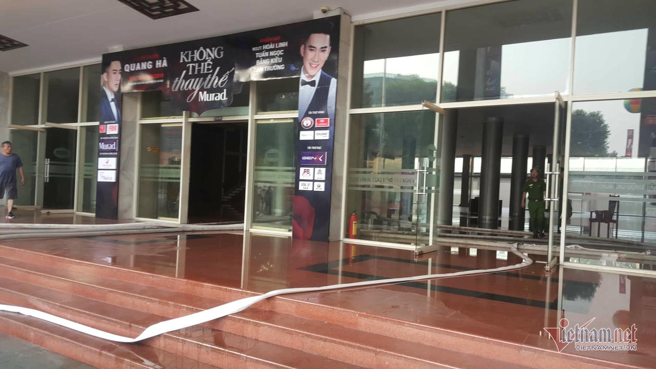 Cháy hội trường Cung văn hóa hữu nghị Việt Xô, sập mái vòm sân khấu chính