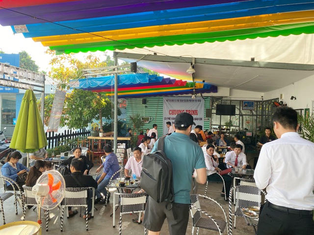 Dịch bệnh bủa vây, môi giới bất động sản bỏ nghề đi làm shipper, bán hàng - 2