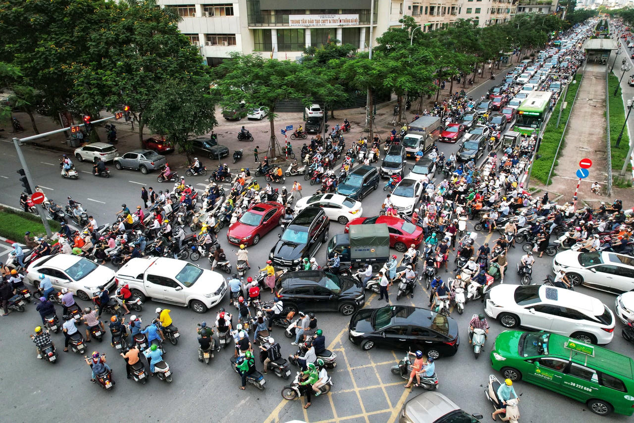 chung cu duong Le Van Luong anh 6