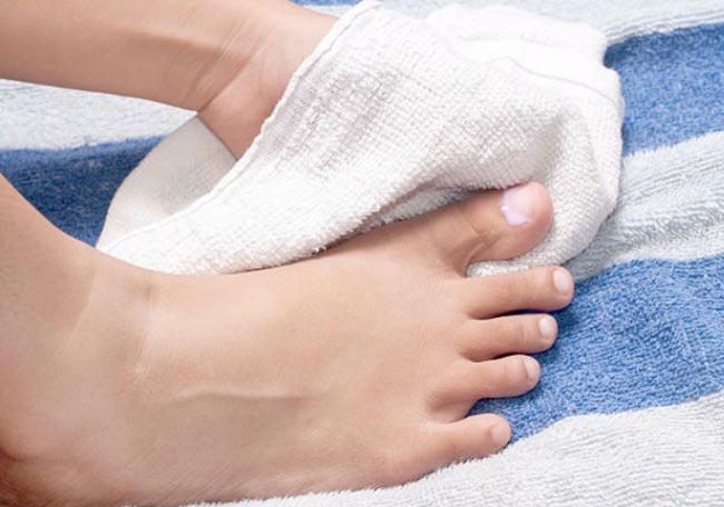 Kết quả hình ảnh cho khử mùi hôi chân khi đi giầy