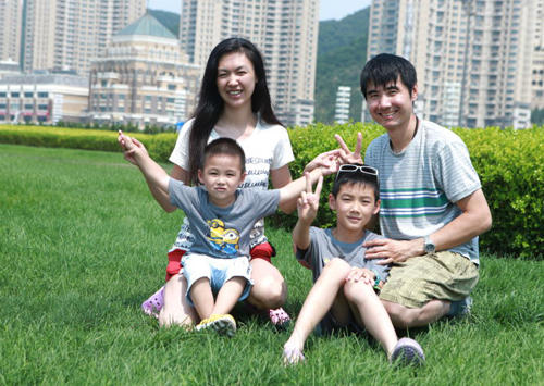 nguoi-mau-mu-trung-quoc-hanh-phuc-sau-quyet-dinh-co-con