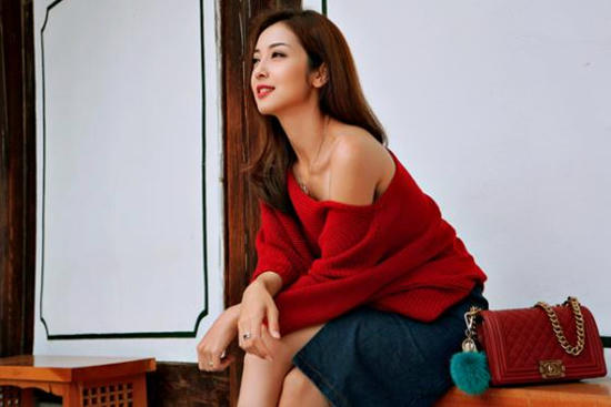 {title} Jennifer Phạm,làng sao