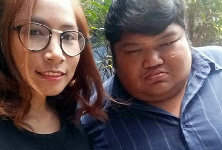 Tôi biết anh ấy không đẹp trai, nhưng anh lại là người rất chân thành, và có trái tim nhân hậu. Anh luôn tôn trọng mọi sở thích và làm mọi thứ để tôi vui,