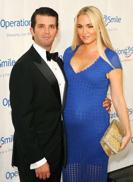 Vào tháng 3 năm nay, khi cuộc hôn nhân của con trai cả Tổng thống Trump với diễn viên Vanessa Trump đổ vỡ, nhiều nguồn tin tiết lộ rằng doanh nhân kiêm ngôi sao truyền hình thực tế Donald Trump Jr. từng lừa dối vợ vào năm 2011. Thời điểm đó, Vanessa Trump đang mang bầu con thứ ba của họ. Theo Us Weekly, Donald Trump Jr. đã phải lòng nữ ca sĩ Aubrey ODay trong khi quay show truyền hình Celebrity Apprentice và thậm chí còn định bỏ vợ bầu để đến với Aubrey. Tuy nhiên, dưới sự tác động của gia đình, con trai cả ngài Trump đã kết thúc cuộc tình ngoài luồng này và quay về với vợ con.