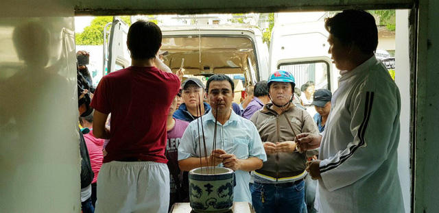 Quyền Linh đến viếng hiệp sĩ đường phố tử vong vì bắt cướp.