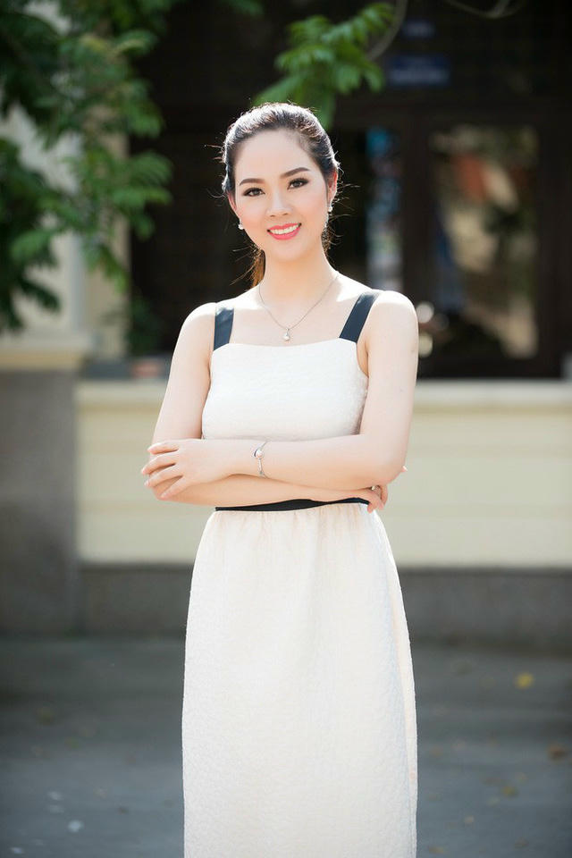 Đăng quang ngôi vị Hoa hậu Việt 2002, Mai Phương trở thành tâm điểm của truyền thông lúc bấy giờ khi cô là người đầu tiên đại diện nhan sắc Việt Nam tham dự cuộc thi sắc đẹp mang tầm vóc quốc tế mà lại là cuộc thi có tầm ảnh hưởng và uy tín nhất bấy giờ - Miss World 2003. Người đẹp lọt vào Top 20 và xếp hạng thứ 15.