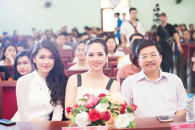 Đến với buổi giao lưu, Hoa hậu Mai Phương như trẻ lại và nhớ về những kỷ niệm khi còn là thí sinh của Hoa hậu Việt Nam 2002. Mai Phương chia sẻ việc thi Hoa hậu Việt Nam 2002 và Miss World 2003 là 1 trong những quyết định mạo hiểm nhưng cũng may mắn trong cuộc đời thanh xuân của cô.