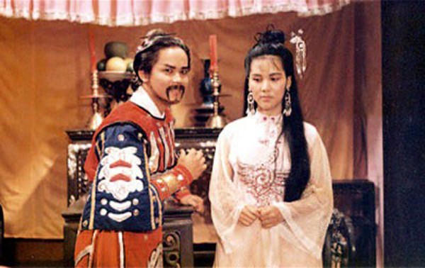  Mộng Vân cùng diễn viên Công Hậu trong Lửa cháy thành Đại La. 