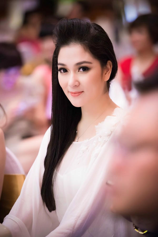 Nét đẹp trong sáng, đậm chất Á Đông của cô ngày càng được nâng tầm nhờ thay đổi phong cách trang điểm, ăn mặc