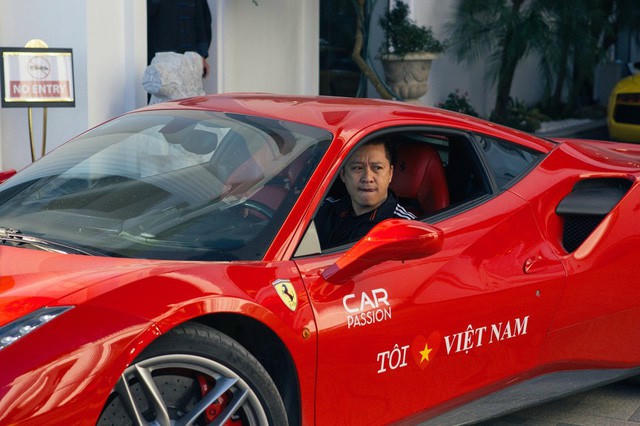 Nam ca sĩ từng tham gia Hành trình siêu xe Car & Passion 2018 hồi tháng 3 năm nay.