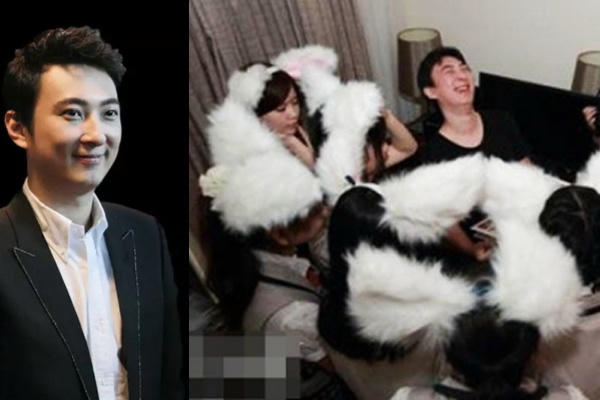 Vương Tư Thông và các thành viên của nhóm nhạc AKB48.