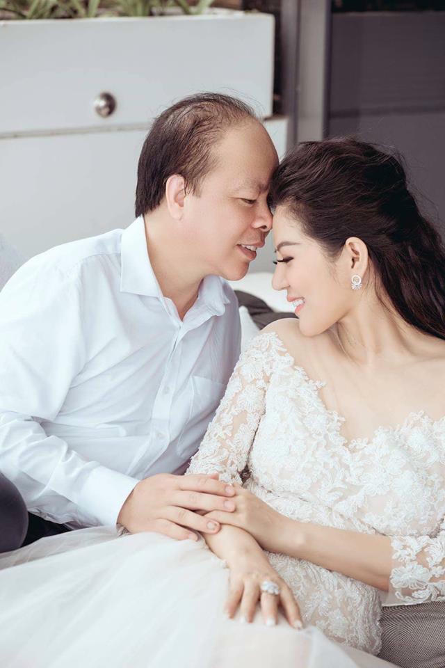 nu ca si xinh dep lam dam cuoi voi thu truong bo tai chinh o vinh hinh anh 1