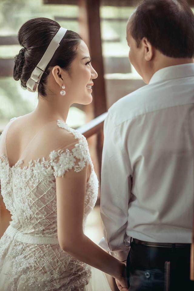 nu ca si xinh dep lam dam cuoi voi thu truong bo tai chinh o vinh hinh anh 2