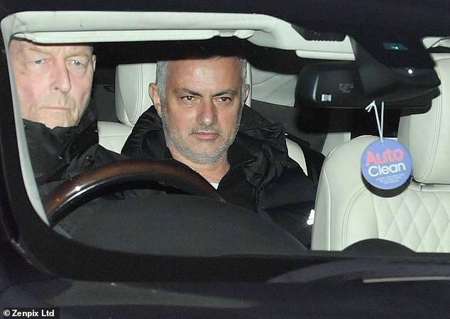  Việc Mourinho bị MU sa thải là hệ quả tất yếu sau thành tích tệ hại thời gian qua 