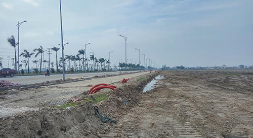 Một dự án đất nền ở tỉnh gần đây xảy ra tình trạng rao bán chênh tới 600 triệu đồng mỗi lô. Ảnh: Nguyễn Hà