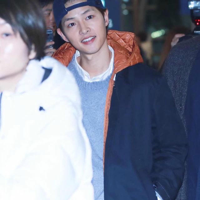 Song Joong Ki lần đầu xuất hiện sau tin đồn ly hôn - 5 Song Joong Ki lần đầu xuất hiện sau tin đồn ly hôn - 5