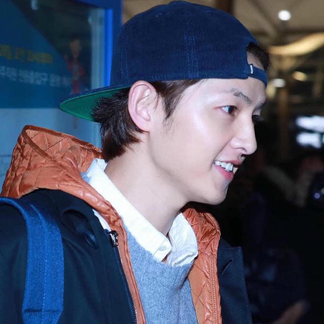 Song Joong Ki lần đầu xuất hiện sau tin đồn ly hôn - 4 Song Joong Ki lần đầu xuất hiện sau tin đồn ly hôn - 4