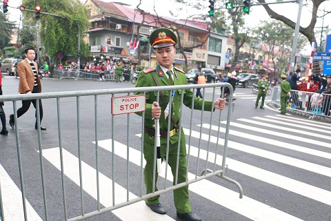 Để đảm bảo an ninh ở mức cao nhất trong ngày Chủ tịch Triều Tiên Kim Jong-Un cùng với Tổng thống Mỹ Donald Trump tới Việt Nam dự hội nghị Thượng đỉnh Mỹ -Triều, những ngày qua lực lượng Công an đã nhanh chóng triển khai các phương án đảm bảo an ninh, an toàn. Một số tuyến đường sẽ bị hạn chế phương tiện lưu thông qua lại để phục vụ Hội nghị.