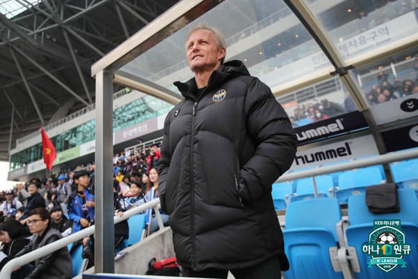 day! ly do cong phuong khong duoc hlv incheon united tung ra san! hinh anh 1