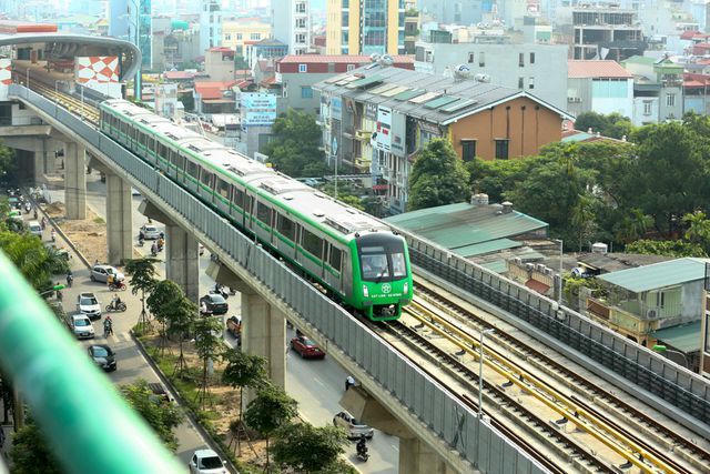 Vì sao cần tới gần 700 người vận hành 13 km đường sắt Cát Linh - Hà Đông? - 1 Vì sao cần tới gần 700 người vận hành 13 km đường sắt Cát Linh - Hà Đông? - 1