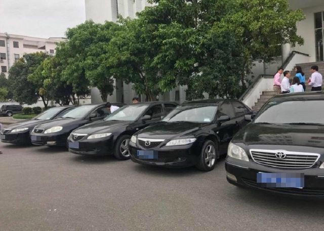Đại gia Việt bỏ siêu xe, hàng loạt xe giảm giá khuấy động mùa mua sắm xe - 5 Đại gia Việt bỏ siêu xe, hàng loạt xe giảm giá khuấy động mùa mua sắm xe - 5