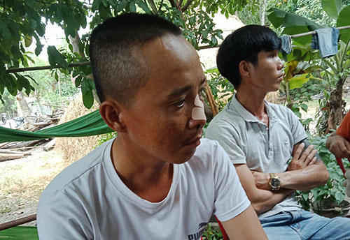Anh Phạm Hồng Cấp kể lại sự việc. Ảnh: Đắc Thành.