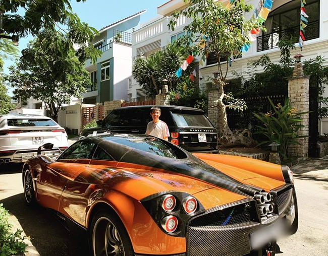 3 dai gia vua &quot;sat gai&quot; nhat showbiz vua co thu choi sieu xe khong ai bang hinh anh 2