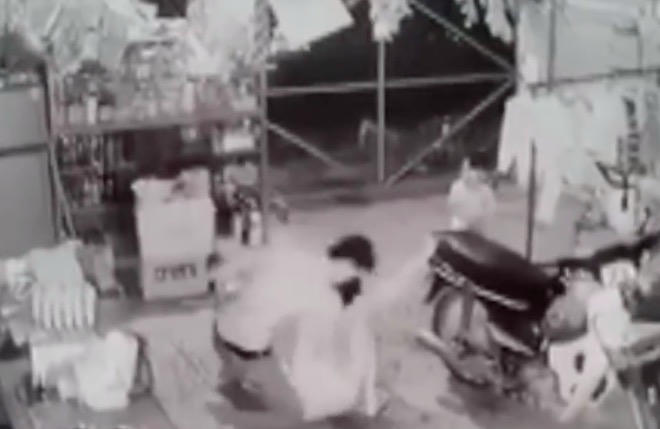 Vụ chồng đánh đập vợ từ dưới nước lên tận bờ: Lời cay đắng của vợ hình ảnh 2 vu chong danh dap vo tu duoi nuoc len tan bo: loi cay dang cua vo hinh anh 2