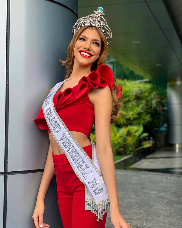 Cô nhận được sự ủng hộ nồng nhiệt của khán giả quê nhà khi đại diện cho Venezuela tại Miss Grand 2019.