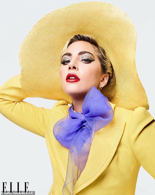 Lady Gaga thừa nhận dàn dựng màn diễn tình cảm với Bradley Cooper - 3 Lady Gaga thừa nhận dàn dựng màn diễn tình cảm với Bradley Cooper - 3