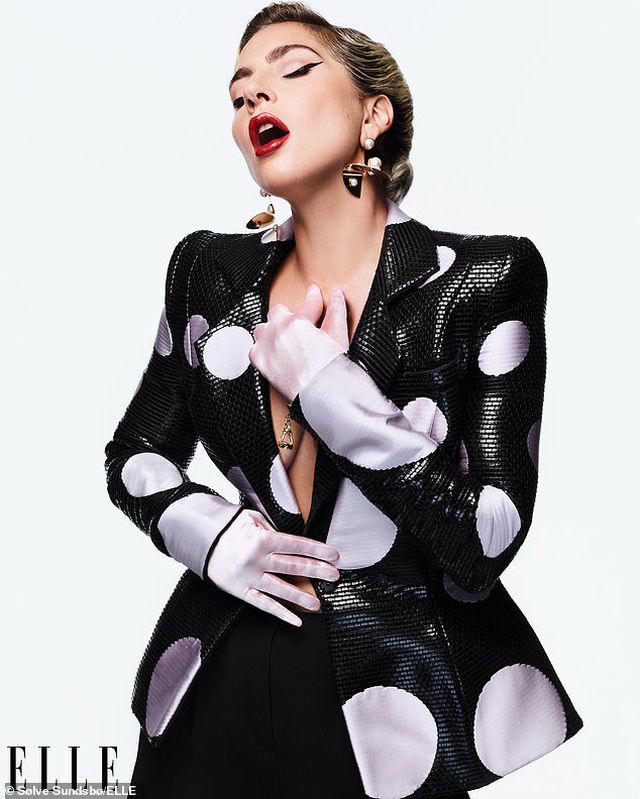 Lady Gaga thừa nhận dàn dựng màn diễn tình cảm với Bradley Cooper - 6 Lady Gaga thừa nhận dàn dựng màn diễn tình cảm với Bradley Cooper - 6