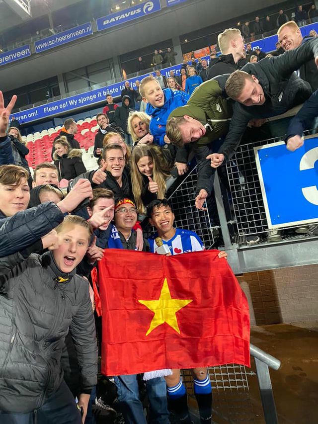 HLV Heerenveen tiết lộ lý do trao cơ hội ra sân cho Văn Hậu - 2