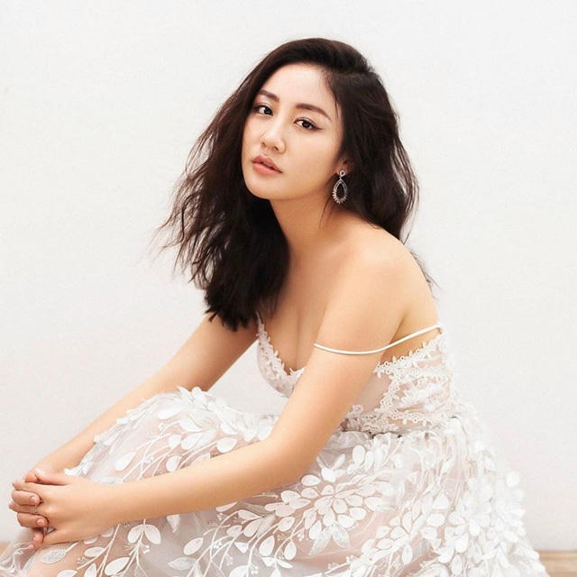 Văn Mai Hương lần đầu lộ diện, nhắn nhủ “phải mạnh mẽ” sau khi lộ clip nhạy cảm - 1 Văn Mai Hương lần đầu lộ diện, nhắn nhủ “phải mạnh mẽ” sau khi lộ clip nhạy cảm - 1