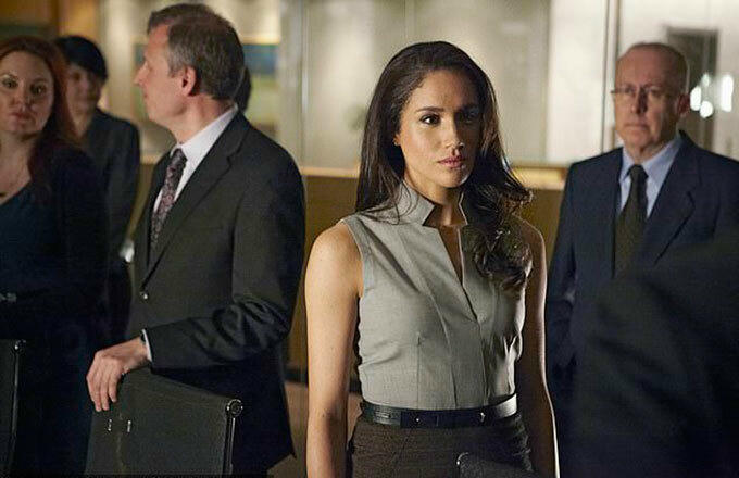 Meghan đóng vai Rachel Zane trong phim Suits. Ảnh cắt màn hình.