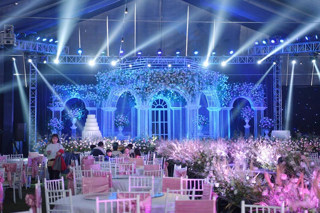Nhà Duy Mạnh dựng rạp hoành tráng, chuẩn bị nước rửa tay cho khách dự cưới - 16 Nhà Duy Mạnh dựng rạp hoành tráng, chuẩn bị nước rửa tay cho khách dự cưới - 16