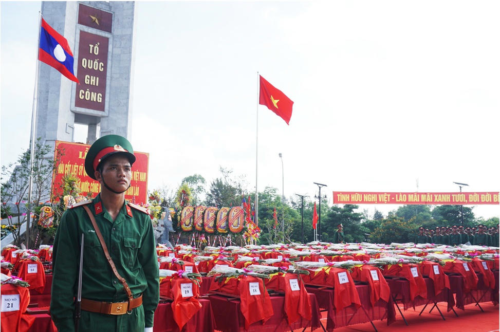 Tìm đồng đội trên đất Triệu Voi - 3 Tìm đồng đội trên đất Triệu Voi - 3