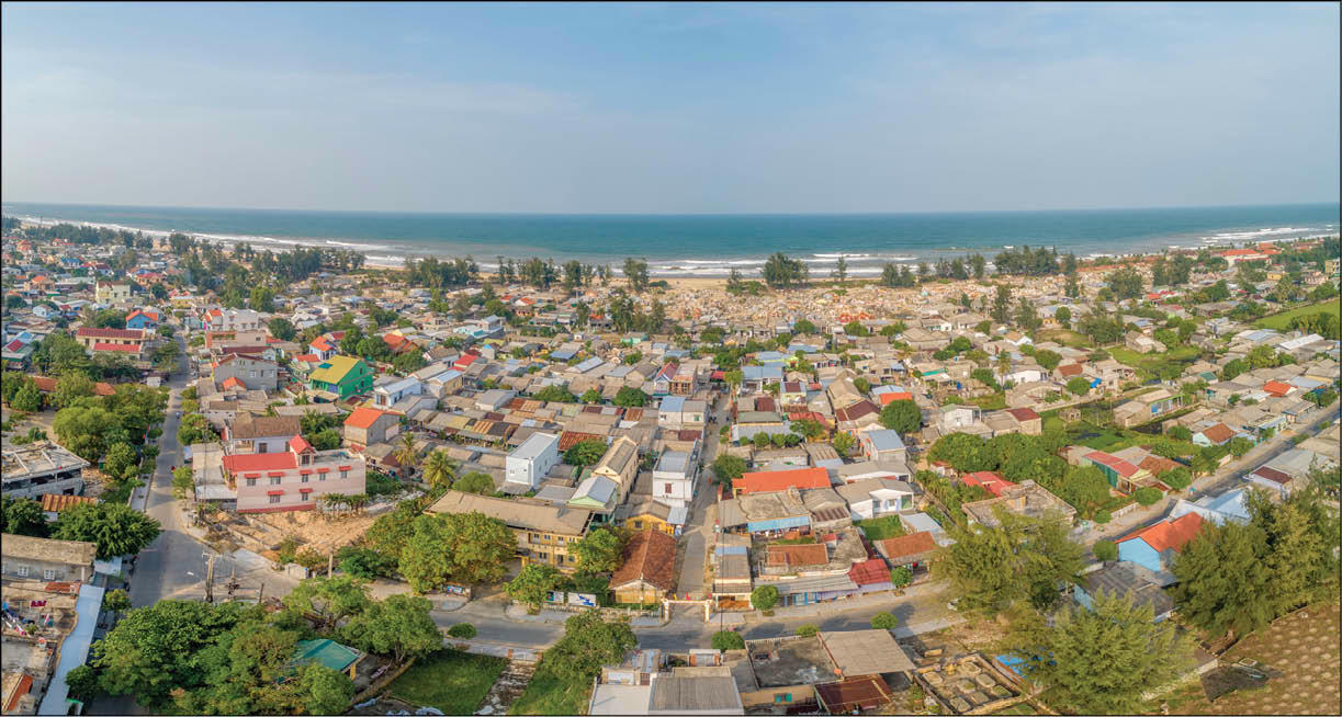 Nguyên Tổng Bí thư Lê Khả Phiêu được coi là ân nhân của hai ngôi làng ở miền Trung - Ảnh 2.
