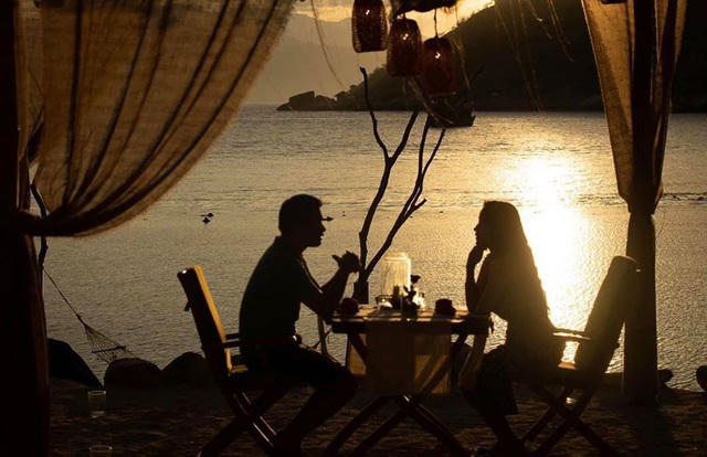 Sao Việt chọn cởi áo khoe eo hoặc thẳng thắn đáp trả tin đồn mang bầu - 10